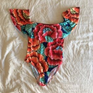 One-piece bathing suit